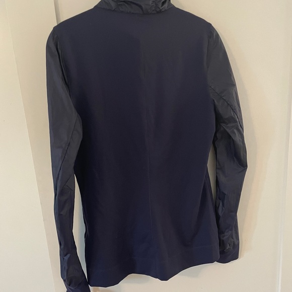 Underarmor workout jacket - Picture 3 of 3